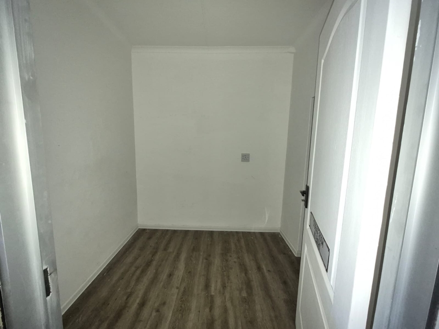 1 Bedroom Property for Sale in Hoog En Droog Western Cape